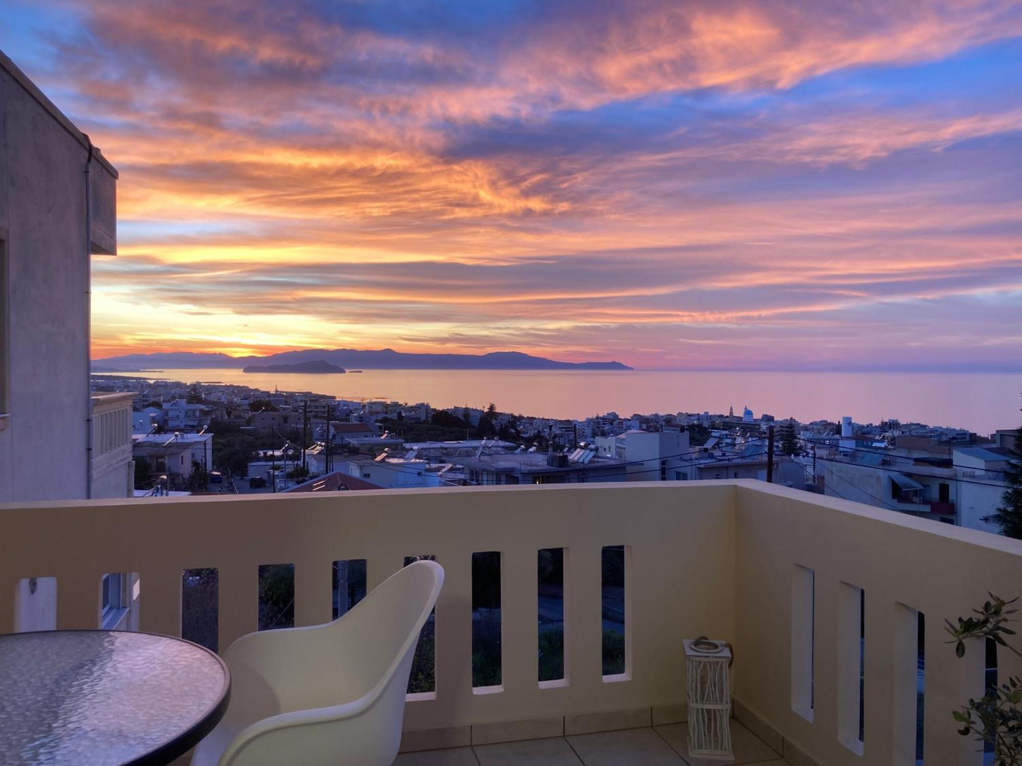 Stephanie'S Place - Charming Apartment With Sea View Chania  Bagian luar foto